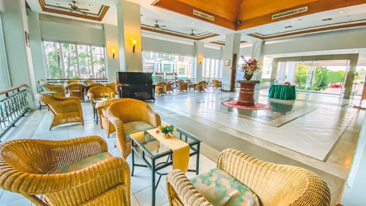 K Park Grand Hotel Sha Plus Certified Surat Thani Esterno foto