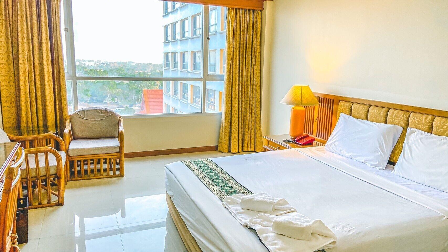 K Park Grand Hotel Sha Plus Certified Surat Thani Esterno foto