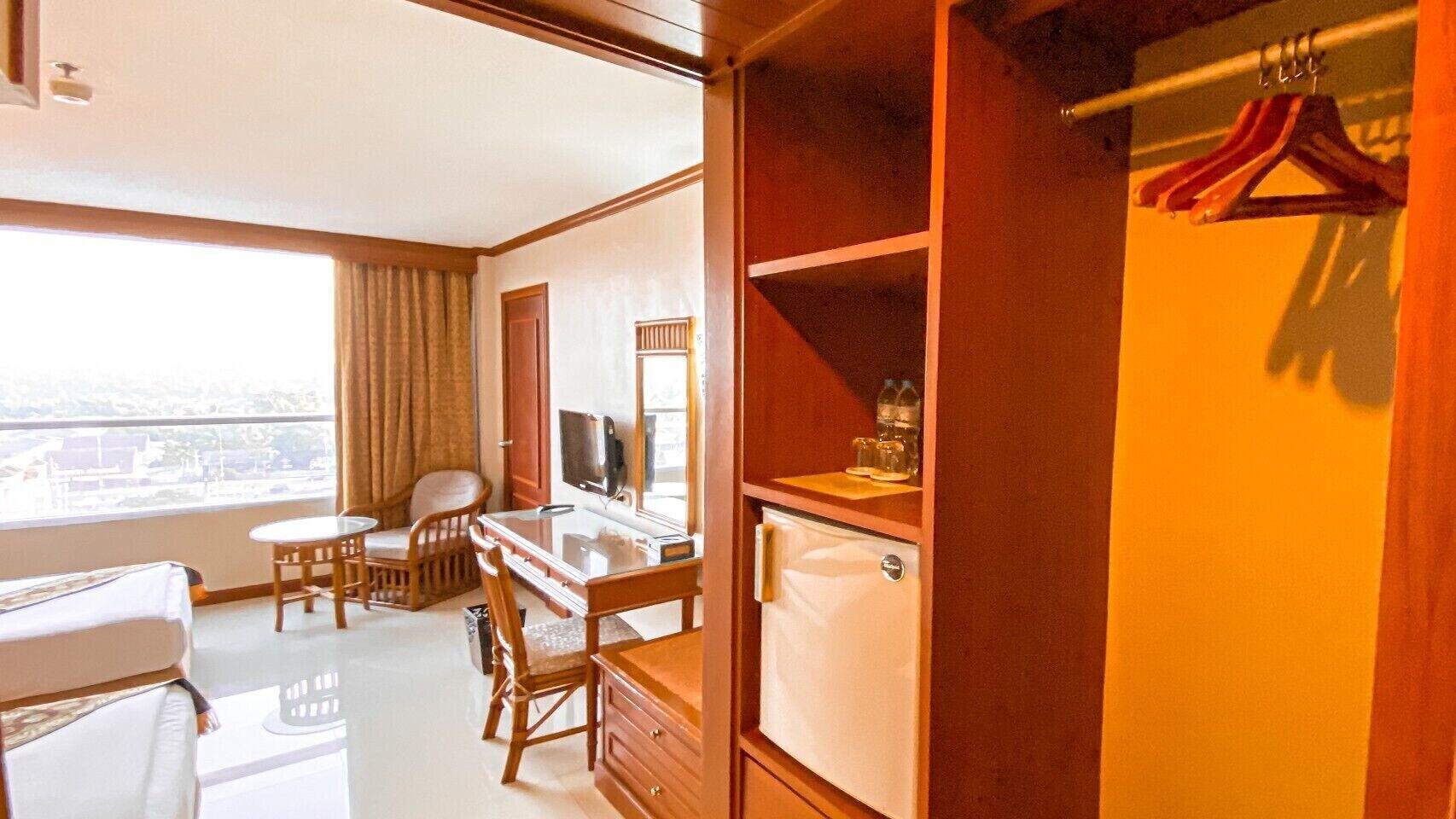 K Park Grand Hotel Sha Plus Certified Surat Thani Esterno foto
