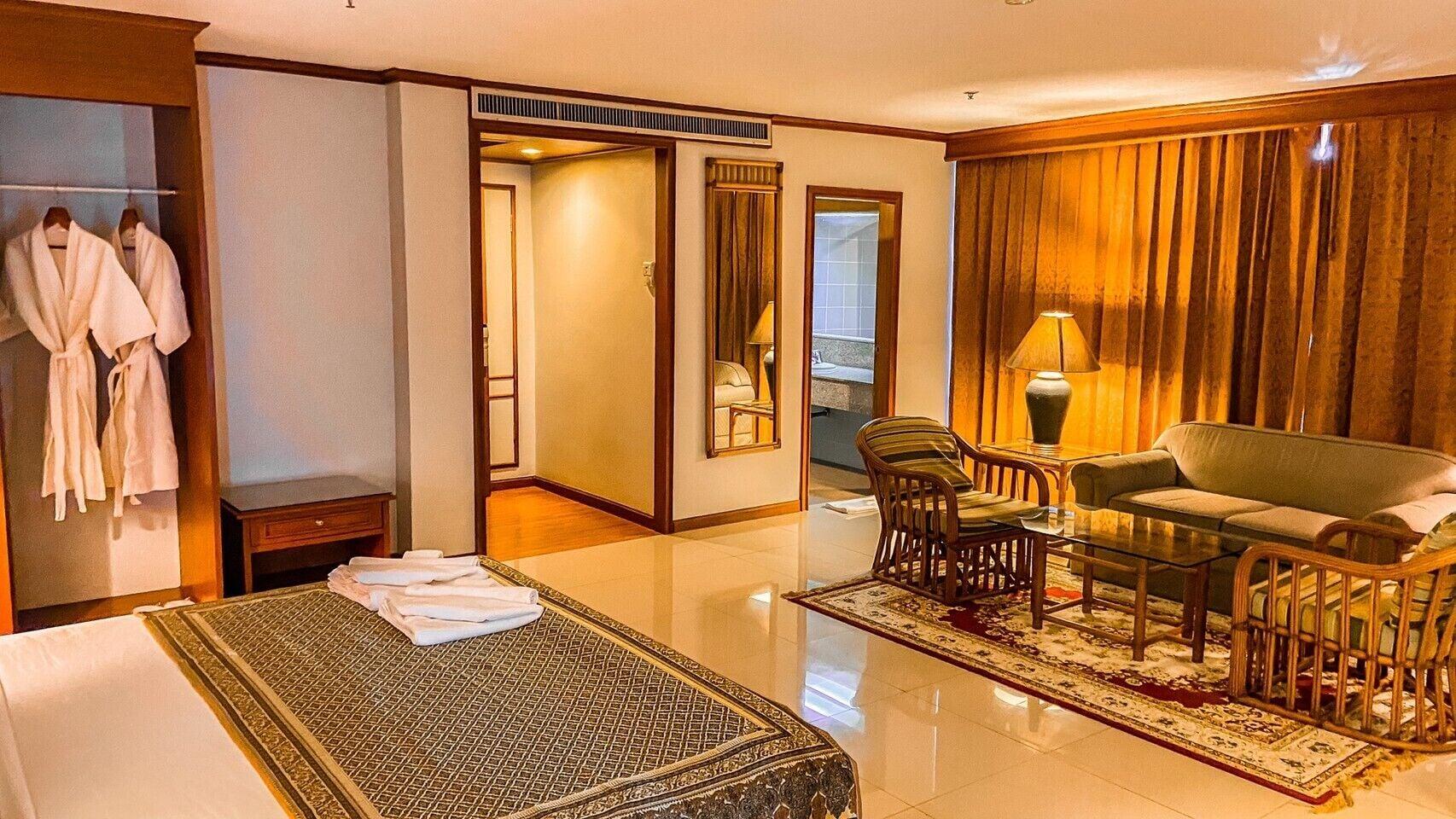K Park Grand Hotel Sha Plus Certified Surat Thani Esterno foto